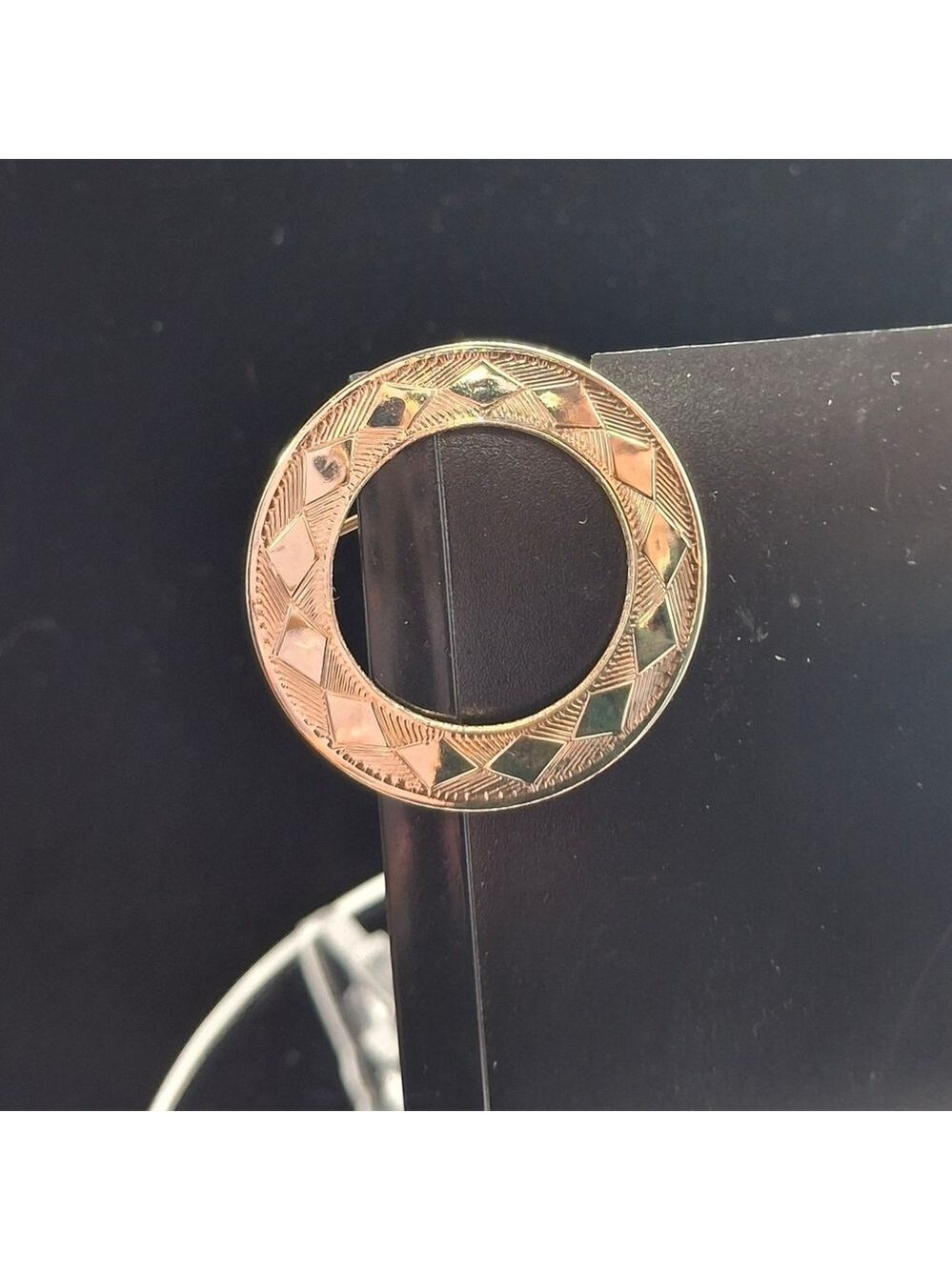 Vintage Goldtone Circle scarf  pin brooch with etching.